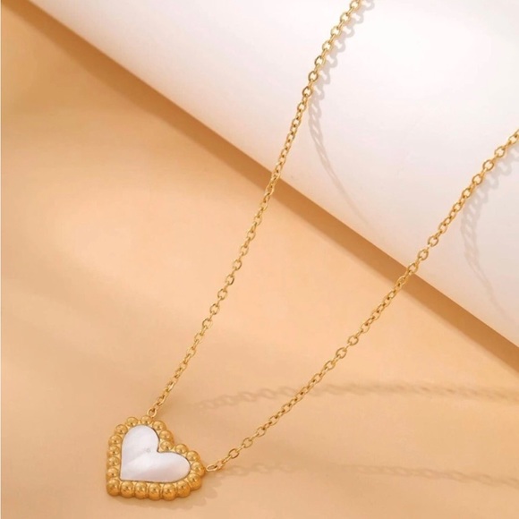 Mother of Pearl Dainty Heart Iridescent Shell Feminine Romance 18K Gold Necklace - Picture 14 of 17